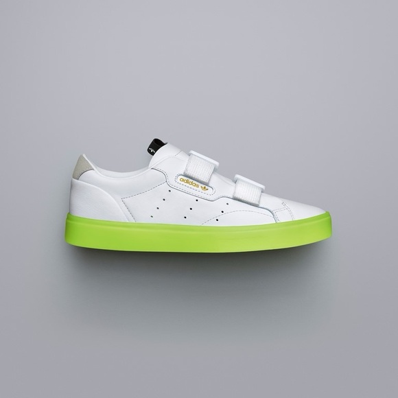 Adidas super sleek sneaker w/ Velcro - Picture 2 of 12